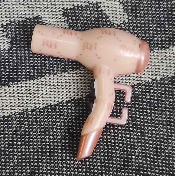 Rainbow High Rainbow Vision Doll Sabrina St. Cloud Accessory Blow-Dryer Pink Toy - Picture 4 of 5